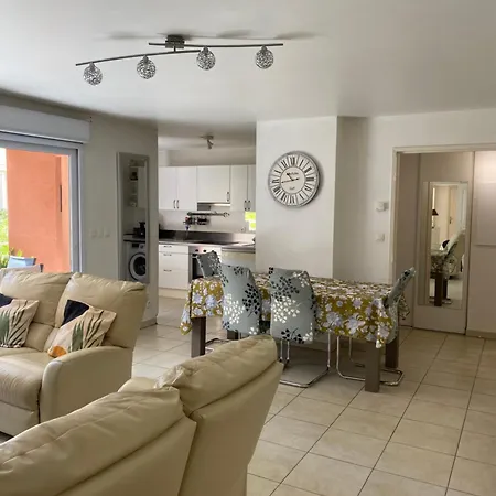 Apartment Spacieux T3 A Raphael Saint-Raphael (Var)